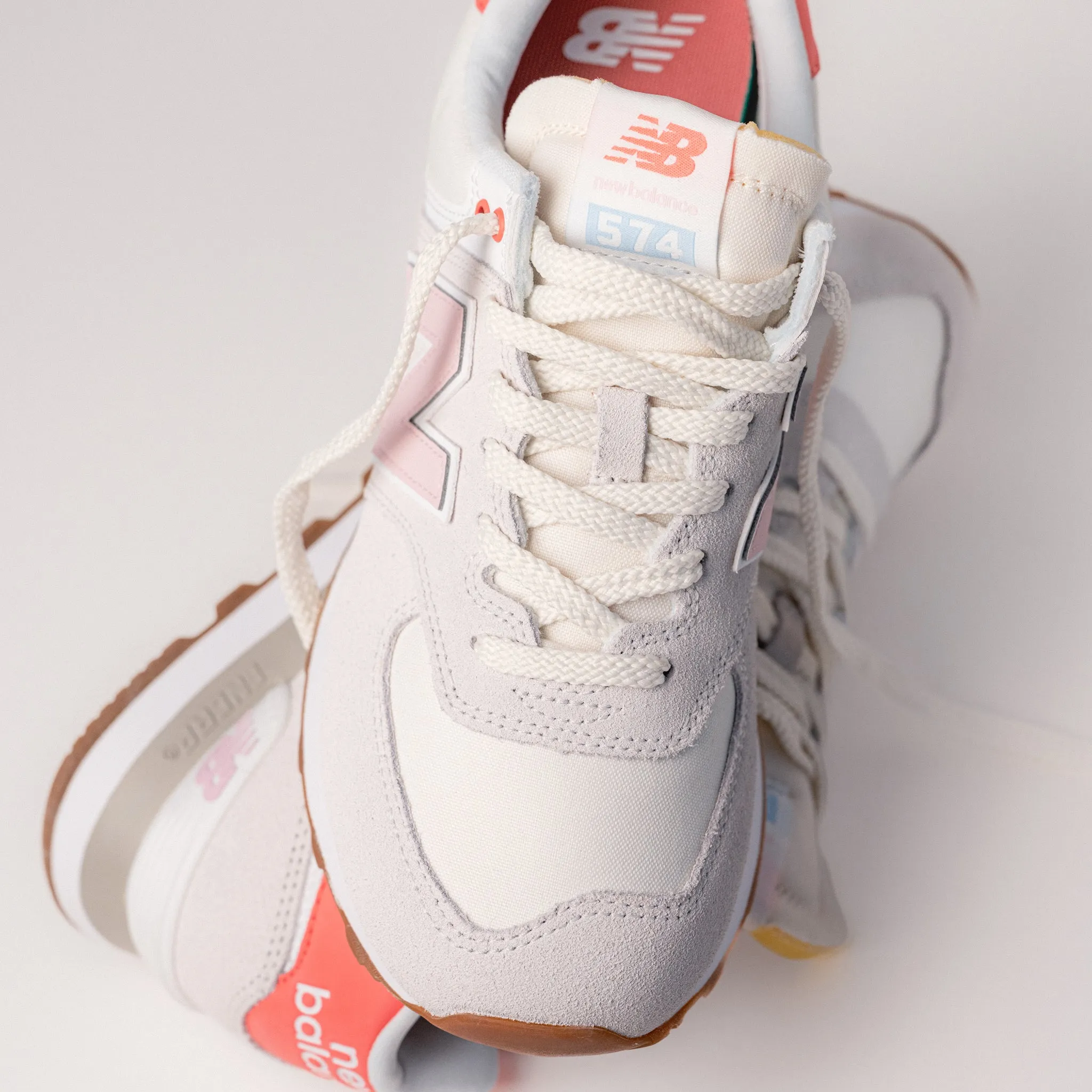 574 CLASSIC - REFLECTION - SUEDE/MESH