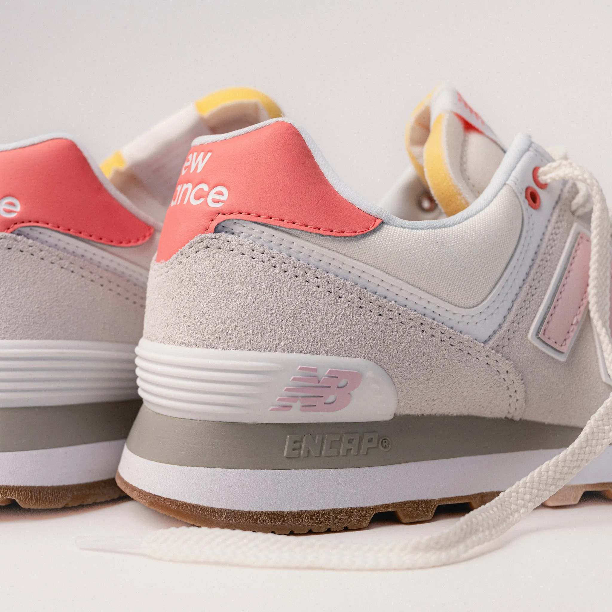 574 CLASSIC - REFLECTION - SUEDE/MESH