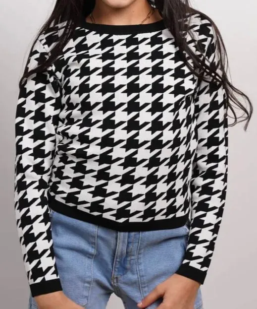 Everly Houndstooth Long Sleeve Top..
