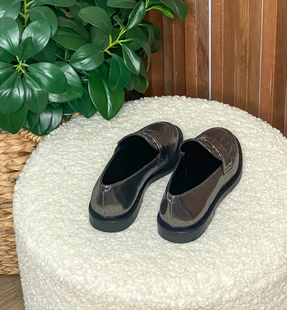 Ezzie Pewter Loafer
