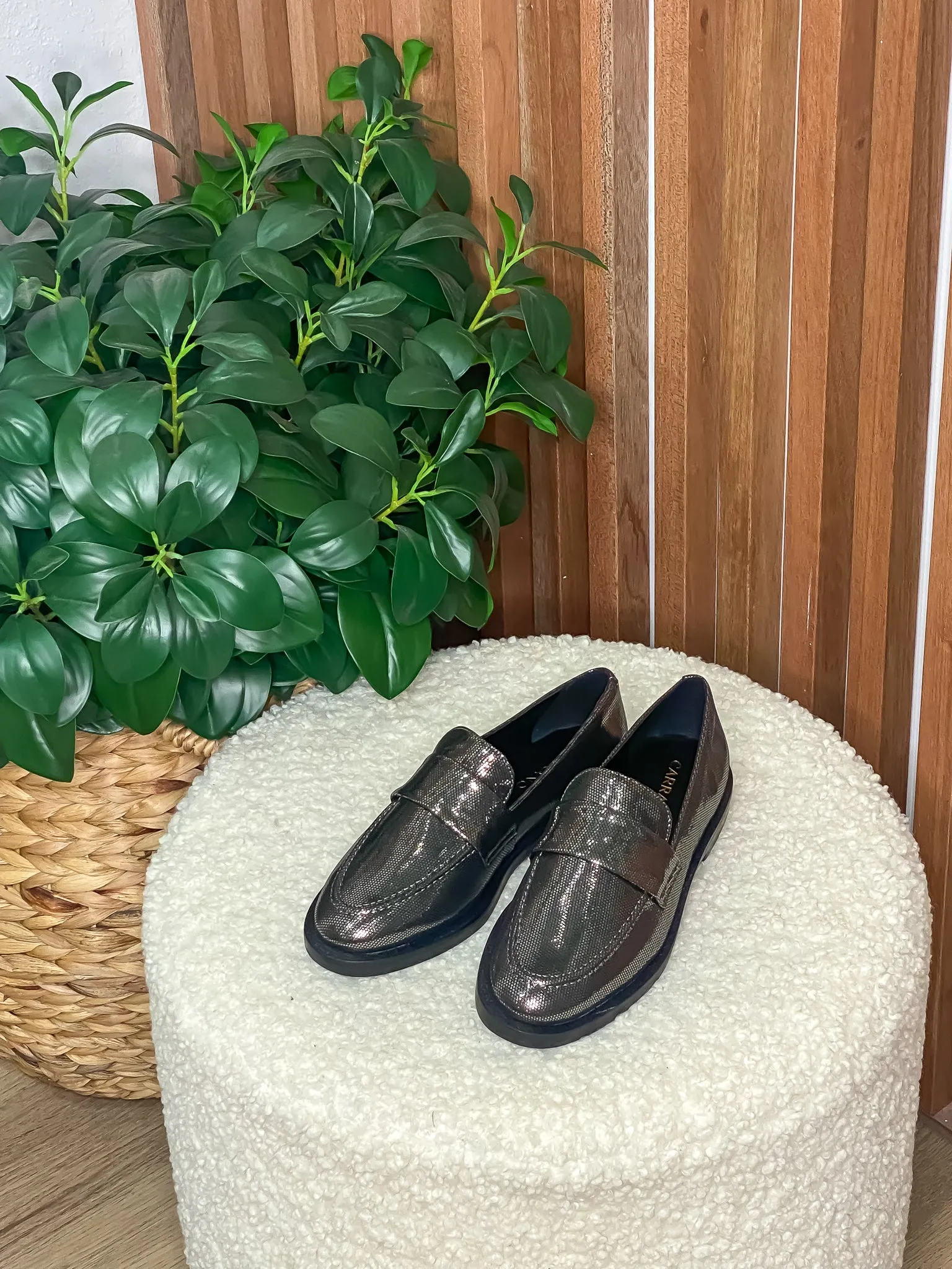 Ezzie Pewter Loafer