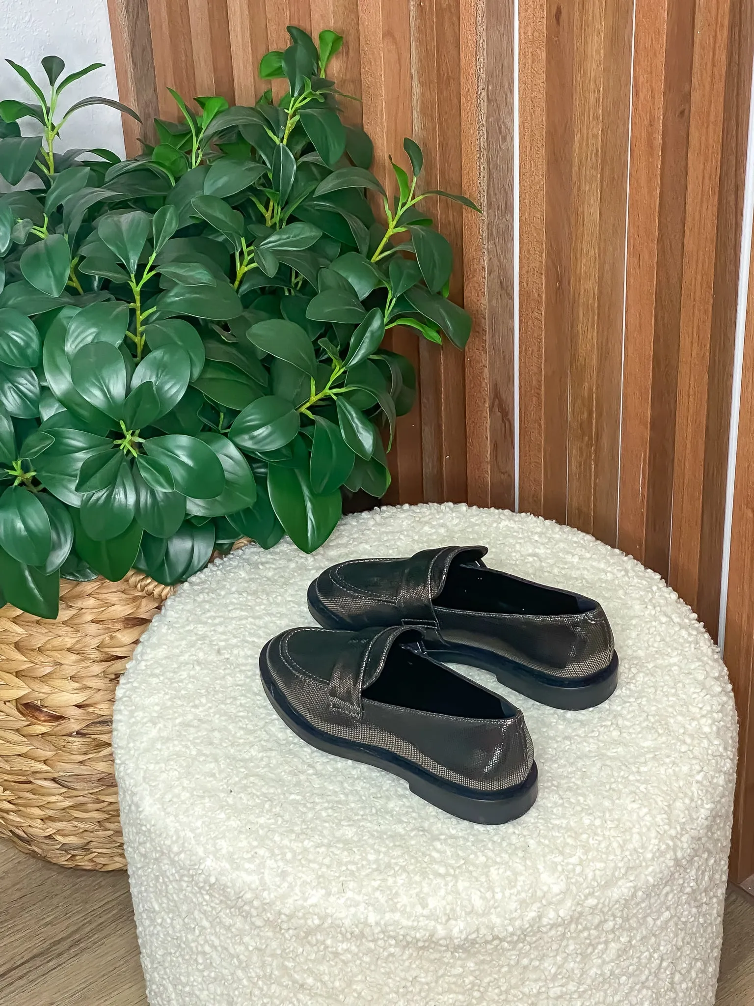 Ezzie Pewter Loafer