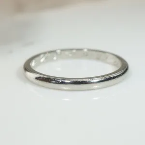 Glossy Half-Round Size 6.5 Platinum Band