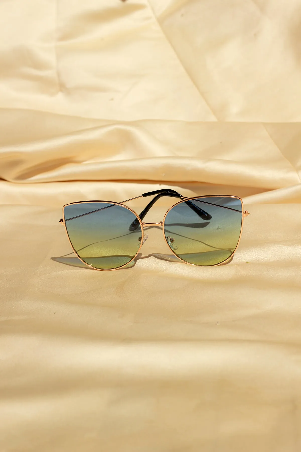Gradient Tint Butterfly Wire Frame Cat Eye Sunglasses