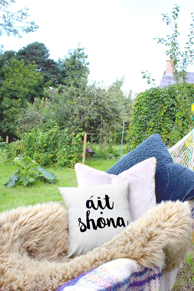 Irish Language Gifts | Cushion | Irish Linen Throw Pillow - Áit Shona