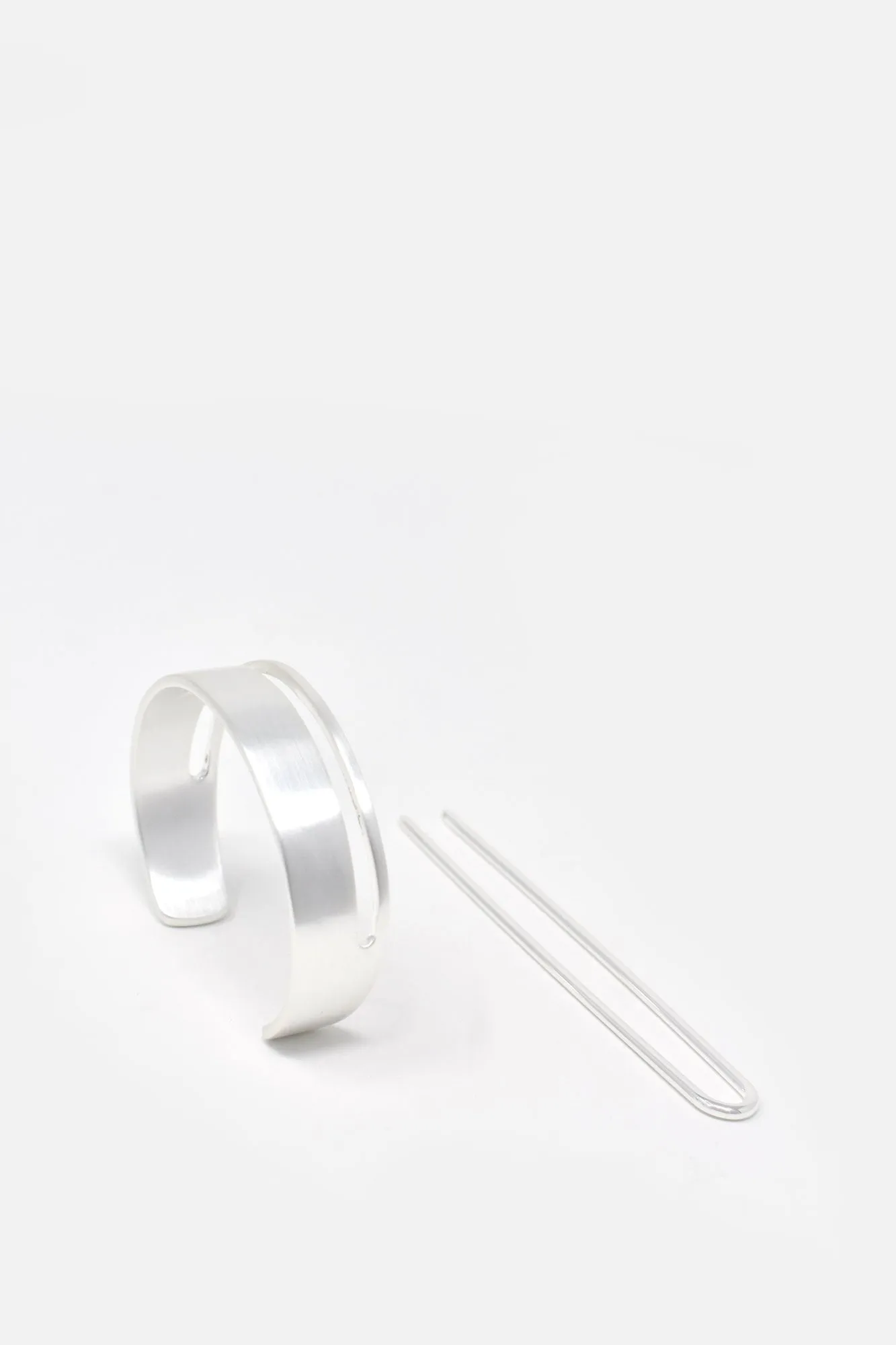 Le Luxe Hair Brass Cuff & Pin