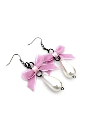 Marie Antionette Eartyes