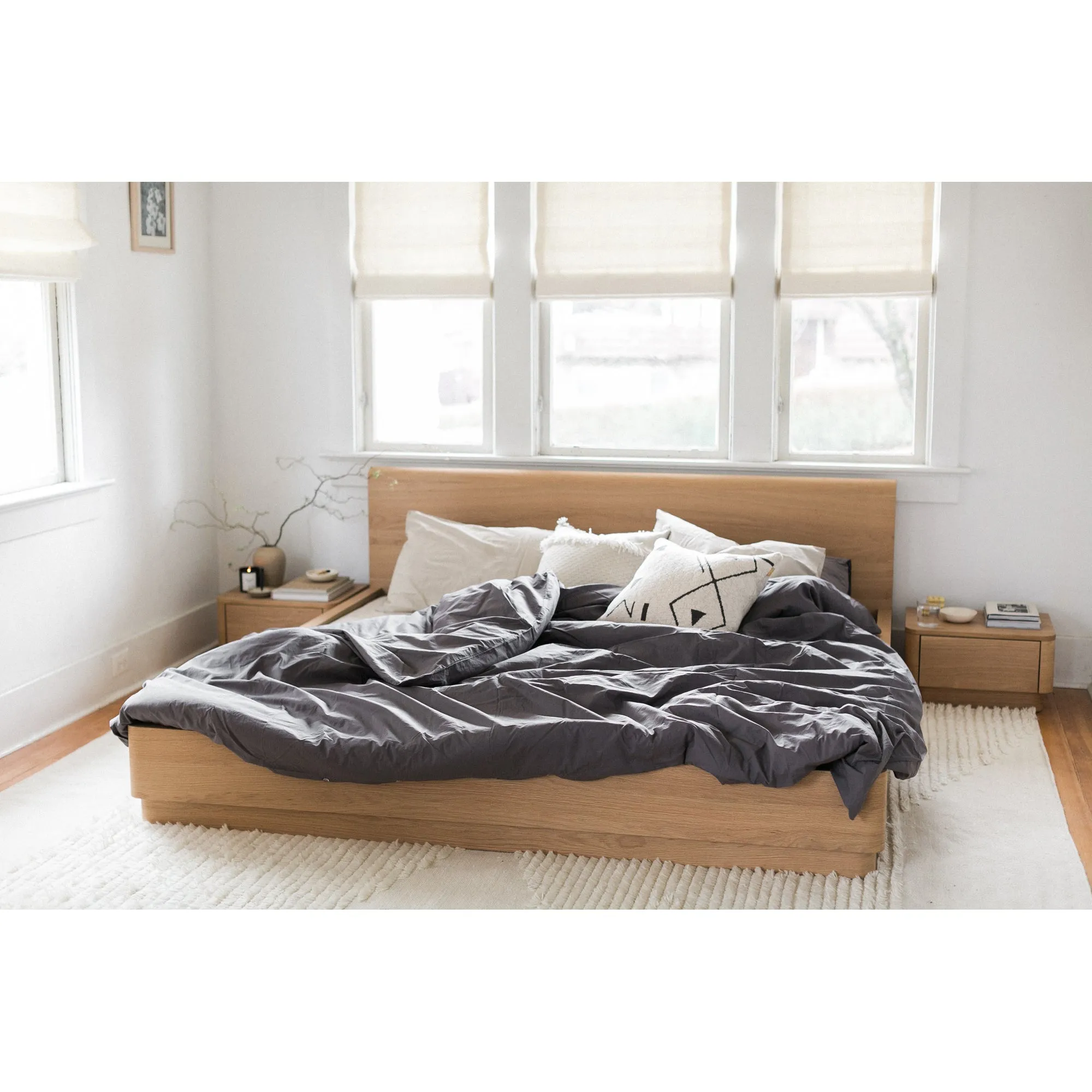 Moe's Home Collection Round Off Light Oak Brown Queen Bed