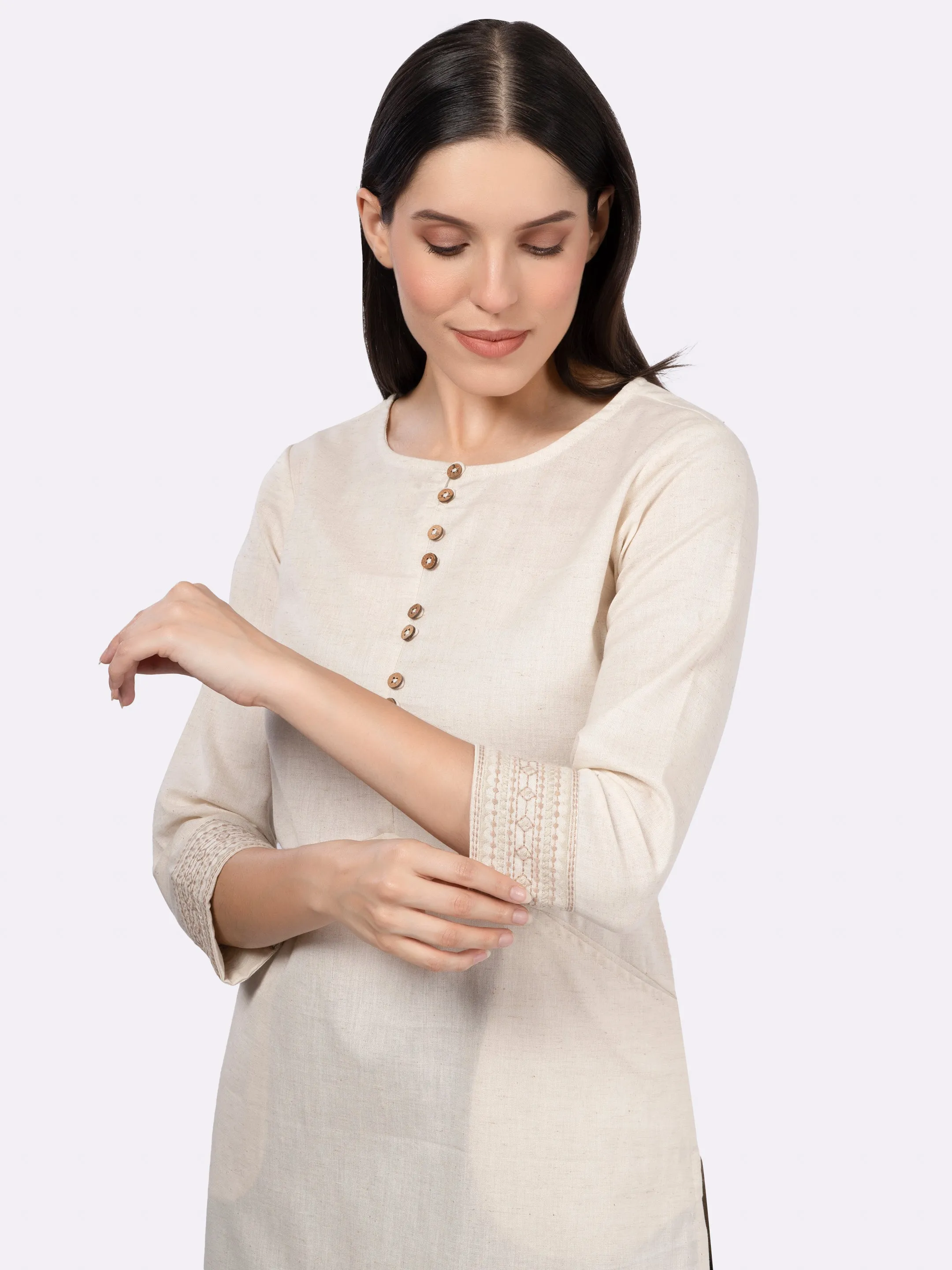 Off White Solid Cotton Kurta with Pockets & Sleeve Embroidery