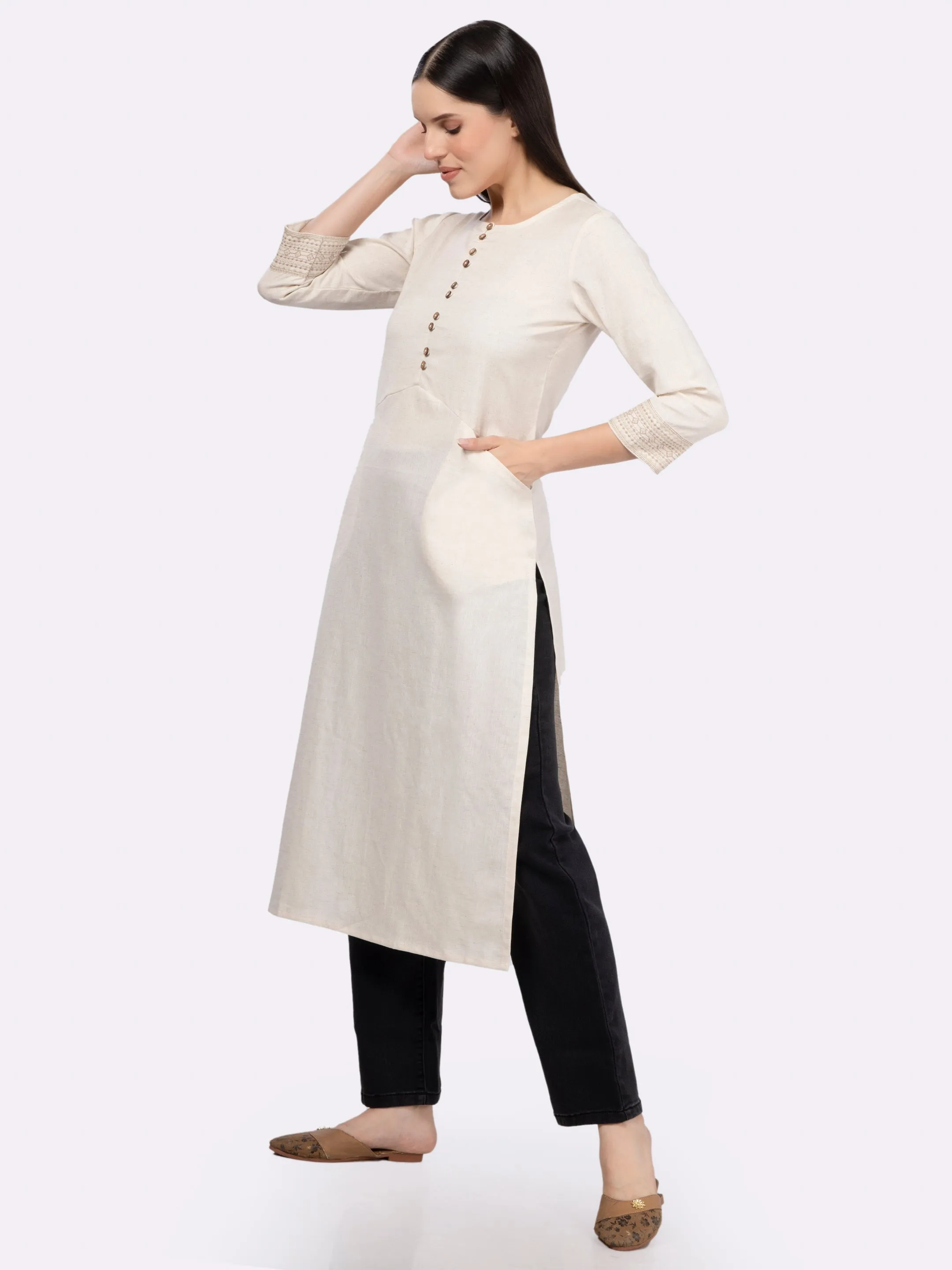 Off White Solid Cotton Kurta with Pockets & Sleeve Embroidery