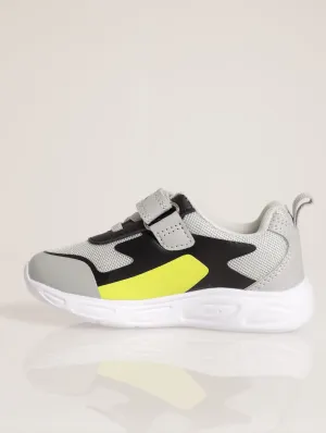 Stride Light Sneaker - Grey
