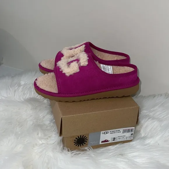 UGG Big girls fuscia fur slides new in box