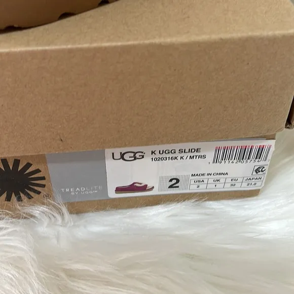 UGG Big girls fuscia fur slides new in box
