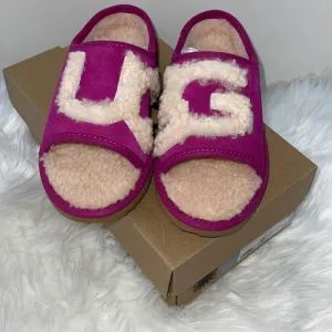 UGG Big girls fuscia fur slides new in box