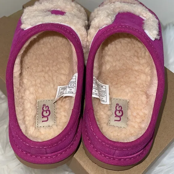 UGG Big girls fuscia fur slides new in box