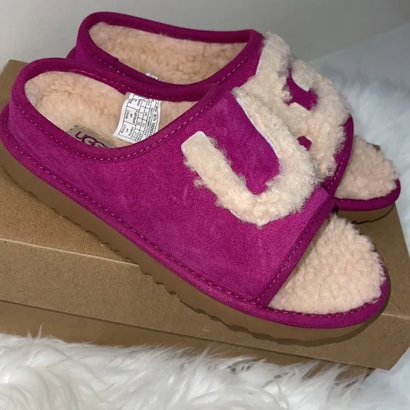 UGG Big girls fuscia fur slides new in box