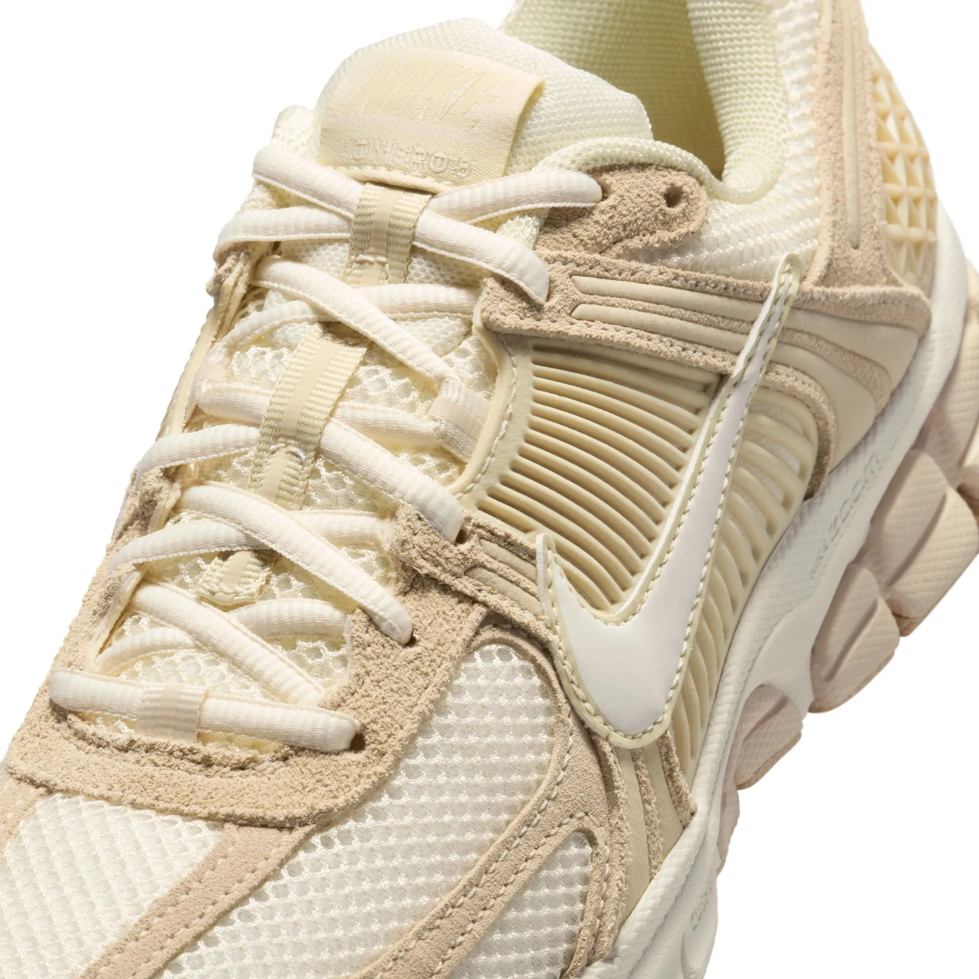 WOMENS NIKE VOMERO 5 HQ0458-200 "BEACH LIGHT KHAKI" - BEACH/LIGHT KHAKI/PALE IVORY/SAIL